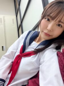 【2026年】セーラー服が似合うAV女優の莉々はるか